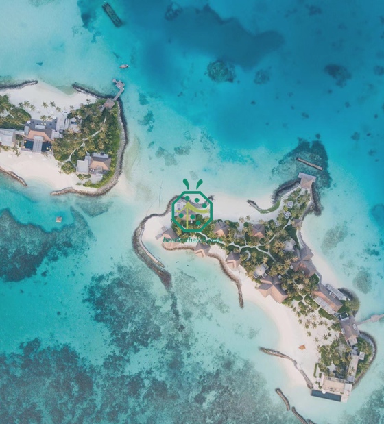 Malediven-Resorthotel entscheidet sich für hochwertige künstliche Cadjan-Strohfliesen für sein Wasservilla-Bungalow-Projekt